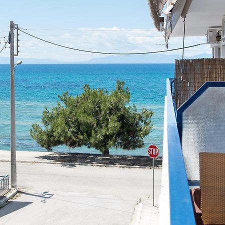 Seafront 2 Bedrooms Apartment ネア・イラクリア エクステリア 写真
