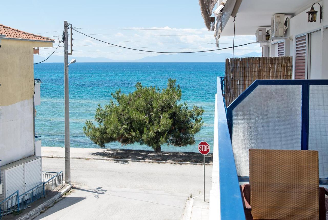 Seafront 2 Bedrooms Apartment ネア・イラクリア エクステリア 写真